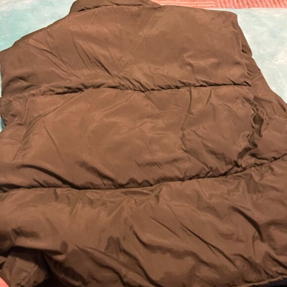 Army Green Puffer Vest - Picture 5 of 6